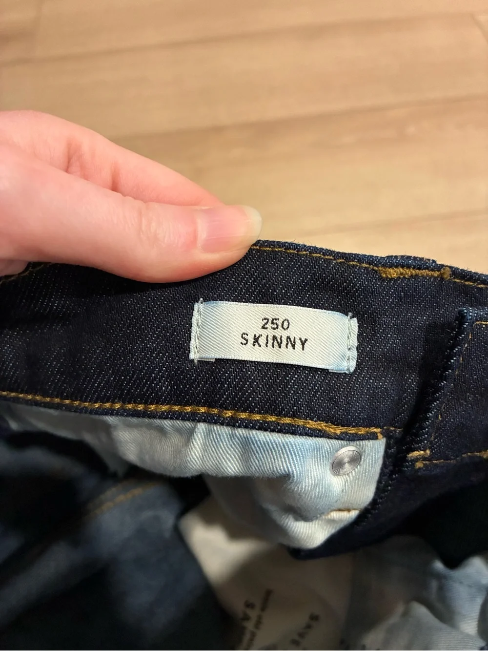 J. Crew Men’s 250 Skinny Fit Stretch on Demand Jean Japanese Denim Size 28x28